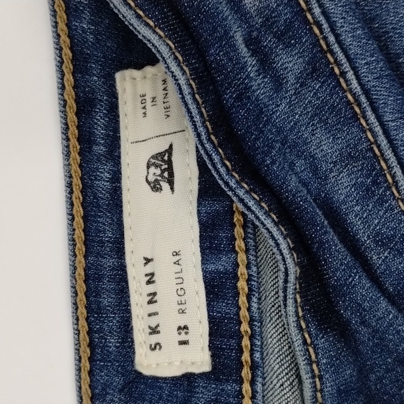 Bullhead Denim Co. Juniors size 13 regular denim skinny no distressing mid rise - Picture 9 of 11
